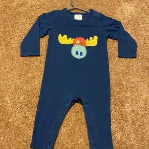 Cute moose body suit. Size 6-12 months